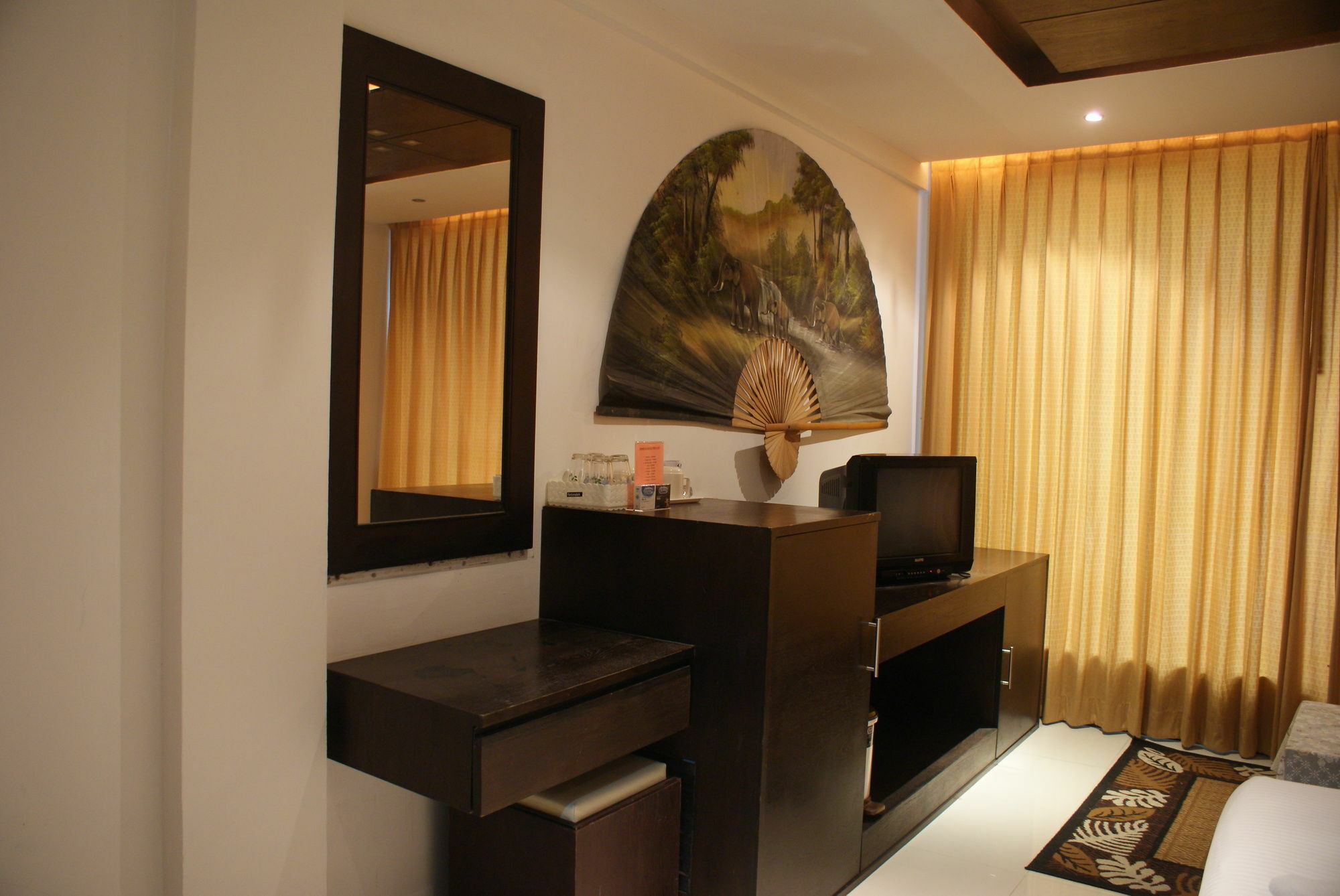 New International Guest House Patong Exterior photo